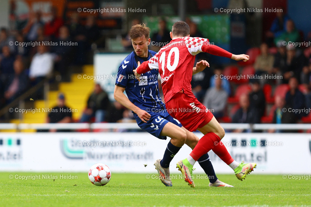 NH_FCEintrachtNorderstedt_VfBOldenburg_RegionalligaNord_03082025 | #10 Jonas Behounek (FC Eintracht Norderstedt), #13 Linus Schäfer (VfB Oldenburg)Fußball I Herren I Regionalliga Nord I Saison 2025-2026  I 2. Spieltag I FC Eintracht Norderstedt - VfB Oldenburg I 03.08.2025 I Edmund-Plambeck-Stadion