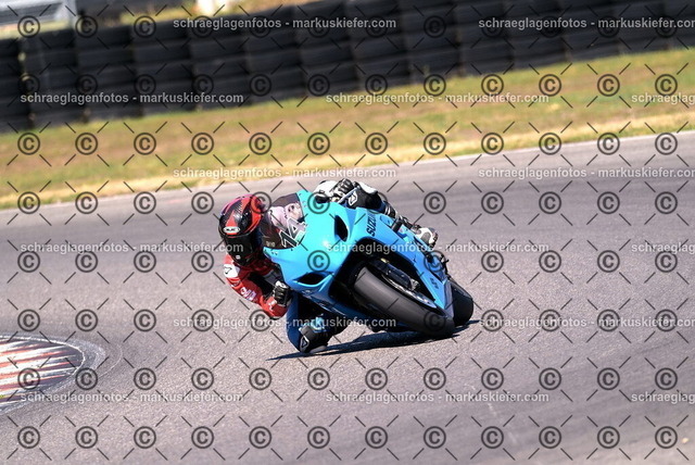 26bt04-2222 | markuskiefer.com - Realisiert mit Pictrs.com