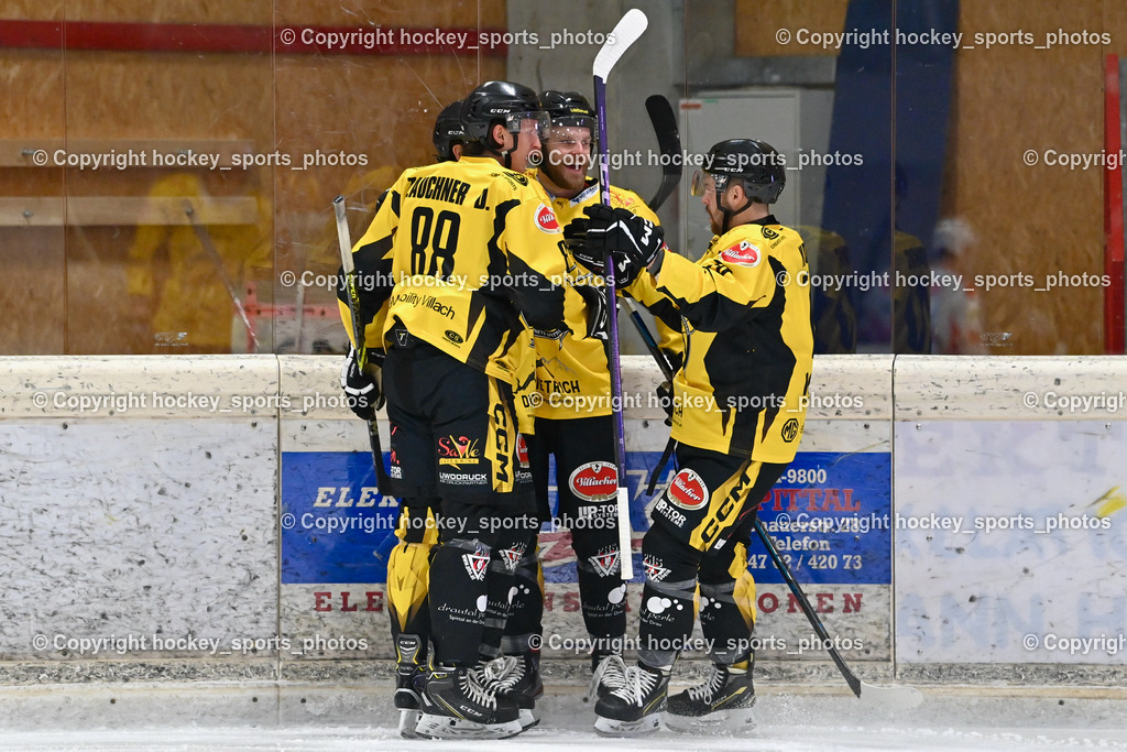 EC Spittal Hornets vs. ESV Ferlach 16.12.2023 | Jubel EC Spittal Hornets Mannschaft, #2 Karitnig Gert, #88 Zauchner Daniel, #70 Kronig Daniel