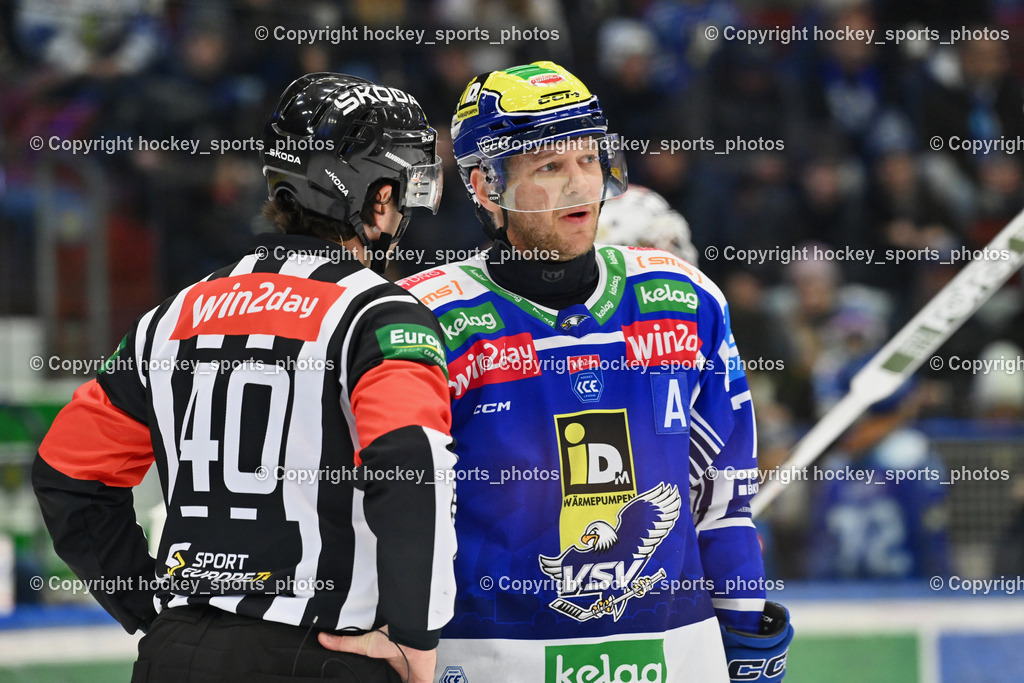 EC IDM WÄRMEPUMPEN VSV vs. HCB Südtirol Alperia | STERNAT CHRISTOPH Referee, #72 John Hughes EC VSV, EC IDM WÄRMEPUMPEN VSV vs. HCB Südtirol Alperia, EC IDM WÄRMEPUMPEN VSV vs. HCB Südtirol Alperia am 28.12.2025 in Villach (Stadthalle Villach), Austria, (Photo by Bernd Stefan)
