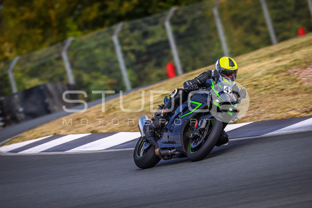 0042-260815BB-013_42 | Deine Full-Service-Agentur für ✔️Videoproduktionen und ✔️Motorsportfotografie Jetzt Angebot anfragen!