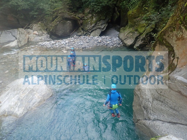 P1020045 | Bestelle die Bilder deines Berg- oder Wasser-Abenteuers mit Mountain Sports bequem von zu Hause aus direkt über unseren Online Fotoshop von pictrs.com. - Realisiert mit Pictrs.com