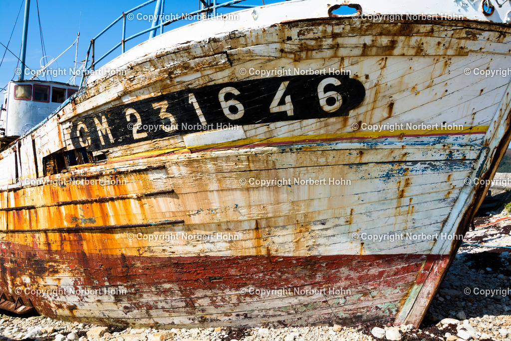 BRE_2449 | Schiffsfriedhof im Hafen von Camaret-Sur-Mer - Realisiert mit Pictrs.com