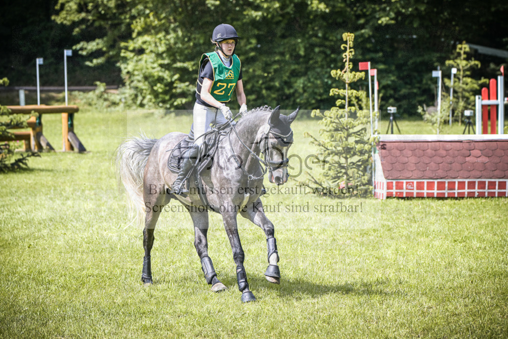DOS_9539 | Entdecke hochwertige Reitturnierfotos von Foto Oger. Professionell, emotional und authentisch – jetzt Lieblingsmomente im Shop bestellen.Deutschlandweite Turnierfotografie. - Realisiert mit Pictrs.com