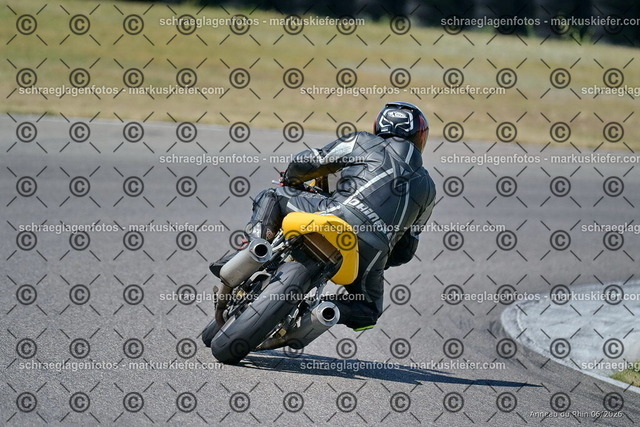 26bc03-2557 | markuskiefer.com - Realisiert mit Pictrs.com