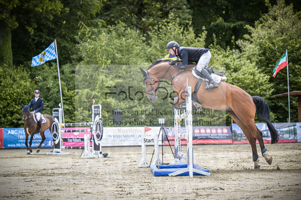 DOS_5852 | Entdecke hochwertige Reitturnierfotos von Foto Oger. Professionell, emotional und authentisch – jetzt Lieblingsmomente im Shop bestellen.Deutschlandweite Turnierfotografie. - Realisiert mit Pictrs.com