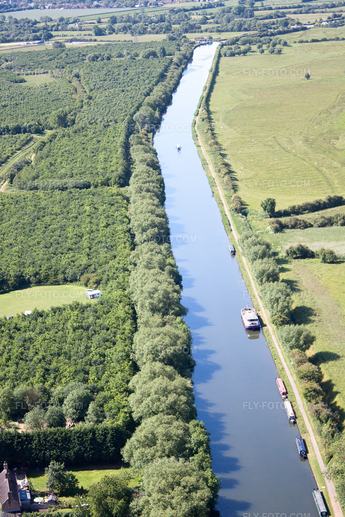 Aerial view: Gloucester-Sharpness Canal at Frampton-on-Severn in Frampton on Severn in the state England, Great Britain. – Photo: IMG_40785(39748).jpg taken on 06/11/2011 by Werner Riehm/FLY-FOTO.com – Resolution of the original: 2960 x 4440 px