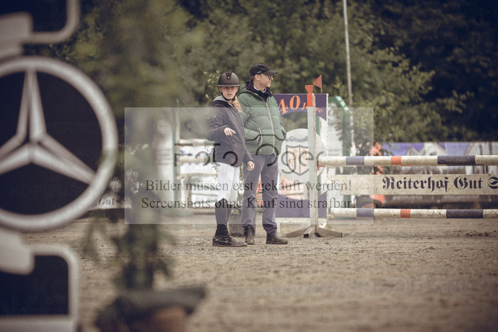 20240531-DOS_7908 | Entdecke hochwertige Reitturnierfotos von Foto Oger. Professionell, emotional und authentisch – jetzt Lieblingsmomente im Shop bestellen.Deutschlandweite Turnierfotografie. - Realisiert mit Pictrs.com