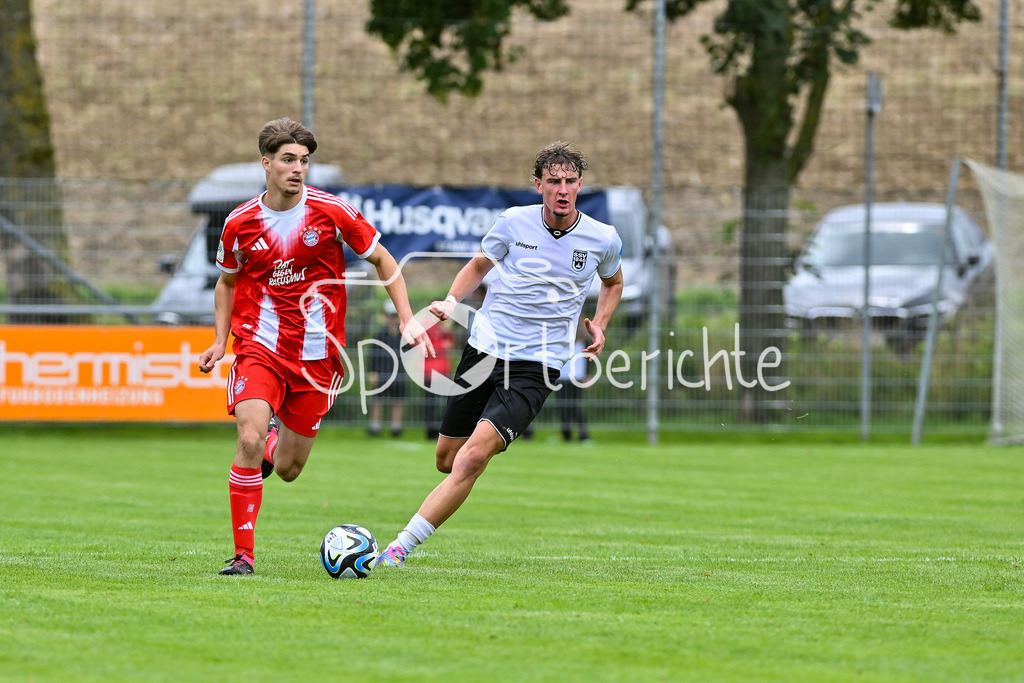 SSV Ulm 1846 Fussball U19 - FC Bayern München U19 | am BAll Rafpael PAVLIC (FCB #4) / U19 DFB Nachwuchsliga: SSV Ulm 1846 Fussball - FC Bayern München, Hauptspielfeld Langenau am 02.08.2025