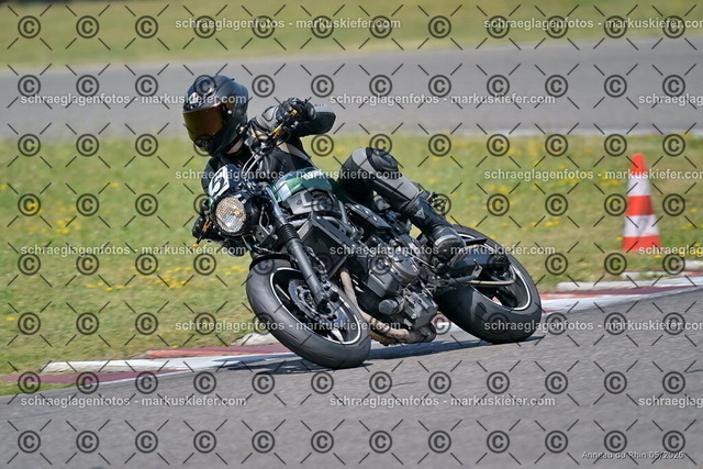 26BT02-2032 | markuskiefer.com - Realisiert mit Pictrs.com