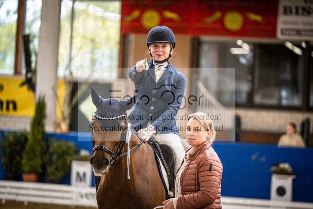 DOS_0033 | Entdecke hochwertige Reitturnierfotos von Foto Oger. Professionell, emotional und authentisch – jetzt Lieblingsmomente im Shop bestellen.Deutschlandweite Turnierfotografie. - Realisiert mit Pictrs.com