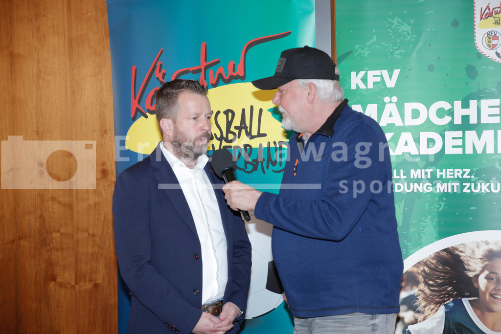 Pressekonferenz mit Mag. Thomas Jank, Rüdiger Wratschnig | Kärntner Fußballverband , Pressekonferenz mit Mag. Thomas Jank, Tamara Krammer, Mag. Martin Mutz, Mag. Gerhard Engl,  KFV Hauptsitz, Klagenfurt , Austria. Photo: Ernst Krawagner - Realisiert mit Pictrs.com