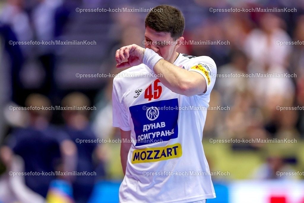 EHF19012601067 | 19.01.2026, Handball, Men's EHF EURO 2026, Österreich - Serbien, Jyske Bank Boxen in Herning, Dänemark, Preliminary Round:  Darko Djukic (Serbien #45) enttäuscht Enttäuschung 