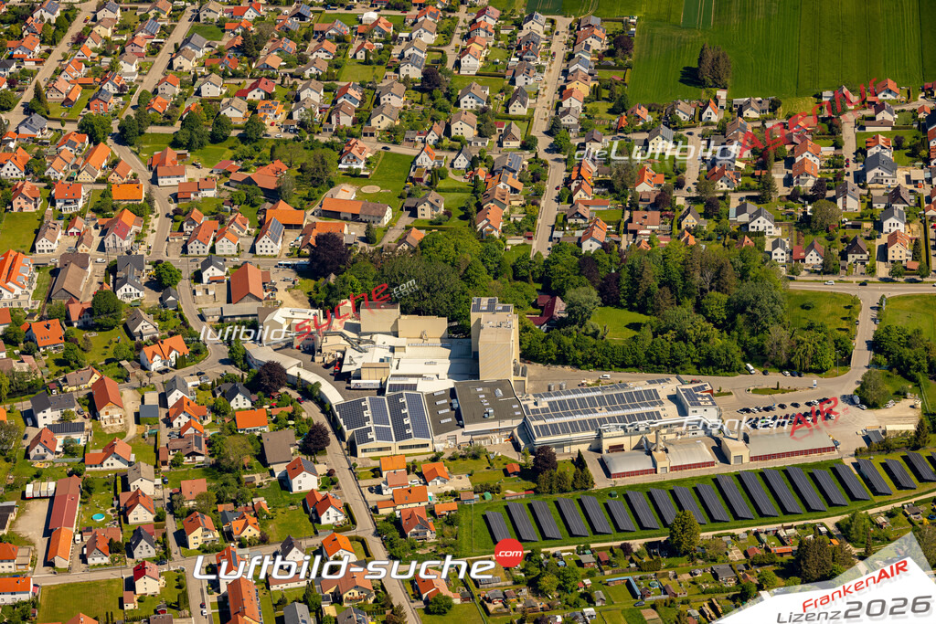 Das Luftbild zeigt :  Wehringen - Die Luftaufnahme wurde 2024 vom UL-Flugzeug aus erstellt ( keine Drohne ) - Hochauflösende Luftaufnahme - Für grossformatige Ausdrucke geeignet. Die Geschenkidee !Mit Lizenz und Bildrechte bestellbar