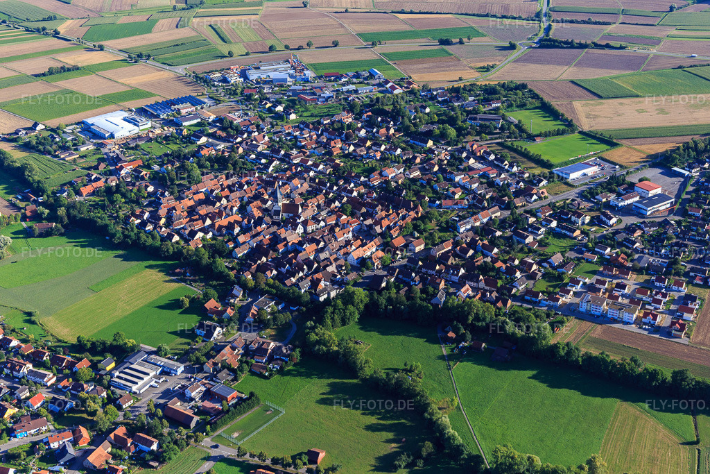 Luftbild: Dorfansicht aus Nordosten im Ortsteil Horrheim in Vaihingen im Bundesland Baden-Württemberg in Deutschland. Foto: IMG_093483.jpg vom 22.08.2016 durch Werner Riehm/FLY-FOTO.de