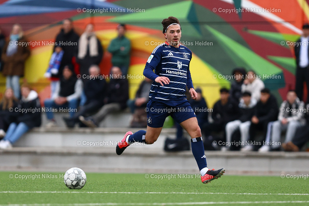 NH_Altona93U19_HamburgerSVU19_LottoPokal_09042025 | #9 Amer Buljubasic (Hamburger SV U19)Fußball I Junioren I Lotto Pokal I Saison 2024-2025 I Viertelfinale I Alona 93 U19 - Hamburger SV U19 I 09.04.2025 I Sportplatz Baurstraße
