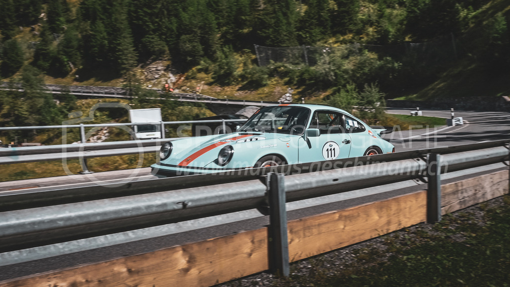 19. Arosa ClassicCar 2023 - 2. September 2023 | 19. Arosa ClassicCar 2023
Arosa, Schweiz
Blumer Tanja aus Stallikon mit der Startnummer 111 in einem Porsche 911S, Jahrgang 1976, in der Klasse Alpine Performance.
@arosaclassiccar, @arosa.official, #arosaclassiccar, #arosa, #76curves, #classiccar
Bild: Sportfotografie Markus Aeschimann | www.markus-aeschimann.ch - Realisiert mit Pictrs.com