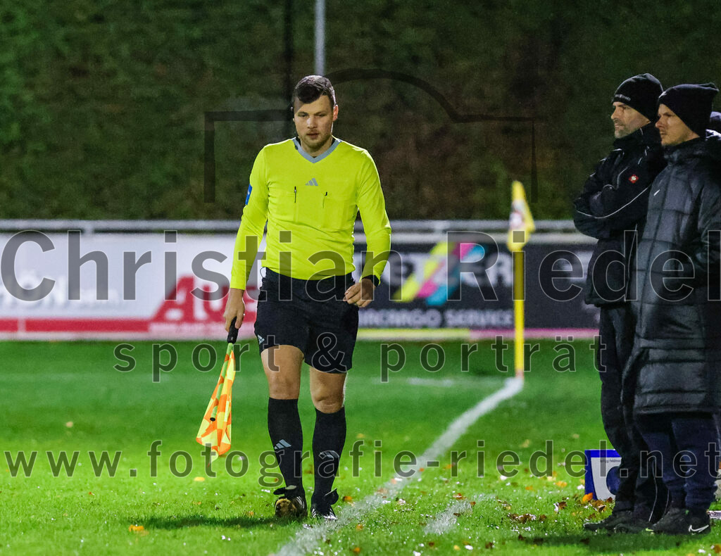 2023-11-17_031_FC_Schwaig_gegen_SpVgg_Feldmoching | Oberding, Deutschland, 17.11.2023:
Fußball, Landesliga Südost 2023 / 2024, 21. Spieltag, FC Schwaig gegen SpVgg Feldmoching, Endergebnis: 1:1

Foto: Christian Riedel / fotografie-riedel.net