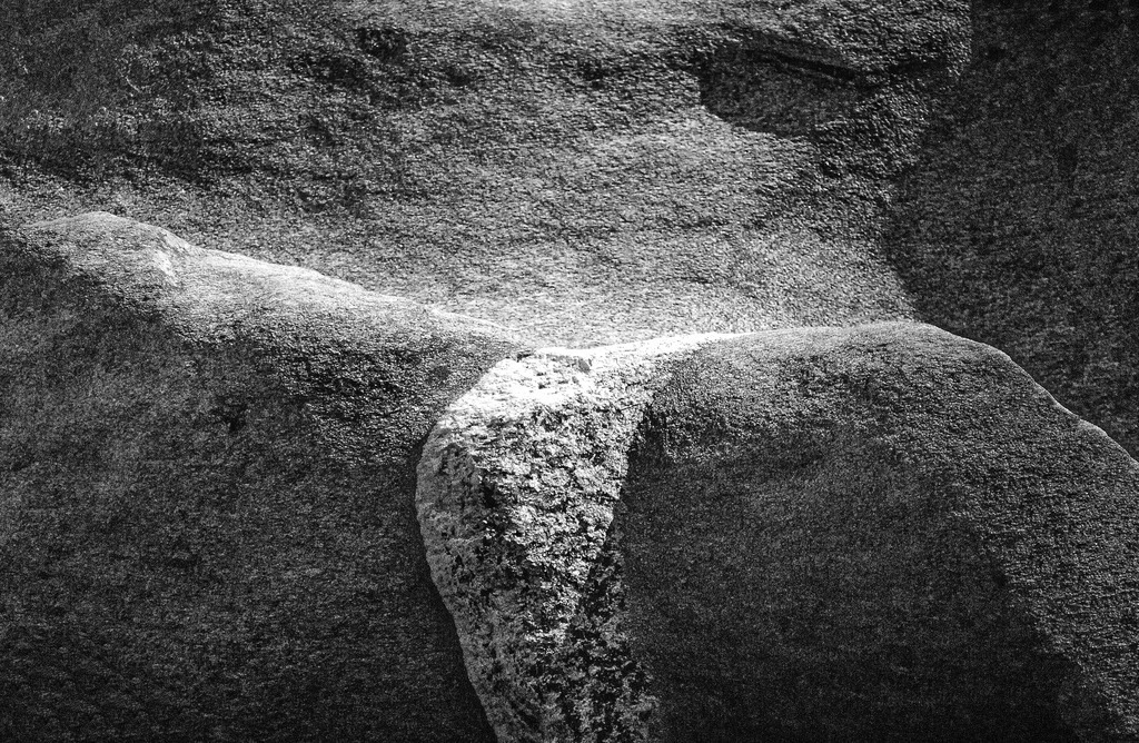 Steinworte_Tessin_Verzasca_hombr_1988_21451sw | Beegebilder online. 
BIldarchiv von Beege Fotodesign mit ausgewählten Werken, die sich besonders gut für die Dekoration Ihrer Räume oder Wände eignen. 