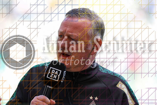Borussia Mönchengladbach vs Hamburger SV - Bundesliga  | Mönchengladbach, Deutschland, 24.08.25:   Roland Virkus (Geschäftsführer Sport Borussia Mönchengladbach) im Interview waehrend des Spiels der Bundesliga zwischen Borussia Mönchengladbach vs Hamburger SV im Stadion im Borussia Park(Foto von Brauer-Fotoagentur / Adrian Schlueter)
