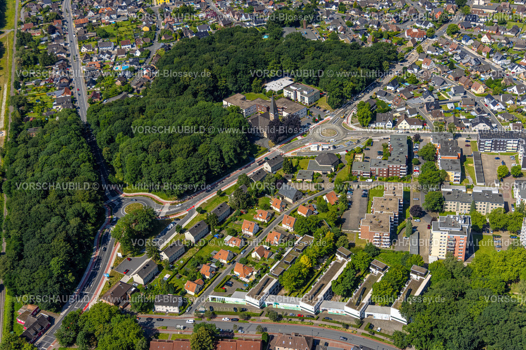 Hamm240705967 | Luftbild, links Kreisverkehr Hammer Straße und Bülowstraße nahe Autohaus Potthoff, Baustelle neuer Kreisverkehr Hammer Straße und Friedrich-Ebert-Straße, evang. Kreuzkirche und Jacobus-Stift, Sterntaler Kita, EFG Evangelisch-Freikirchliche Gemeinde Bockum-Hövel (Baptisten), Wohngebiet Zechenbahnweg und Hochhaussiedlung, Bockum-Hövel, Hamm, Ruhrgebiet, Nordrhein-Westfalen, Deutschland