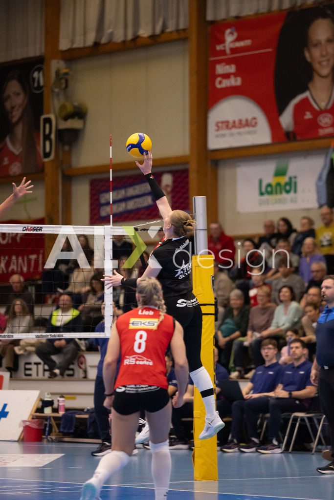 Volleyball I Frauen I Saison 2025-2026 I Volleyball NLA | Women I 1/2 Finals I  VC Kanti Schaffhausen - Sm'Aesch Pfeffingen I 18.03.2026 | 9 Jordan Lockwood (USA) (VC Kanti Schaffhausen) – Diagonal - Realisiert mit Pictrs.com