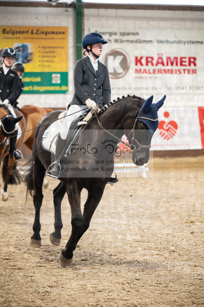 Hallenreittunier Voxtrup 2023 | Entdecke hochwertige Reitturnierfotos von Foto Oger. Professionell, emotional und authentisch – jetzt Lieblingsmomente im Shop bestellen.Deutschlandweite Turnierfotografie. - Realisiert mit Pictrs.com
