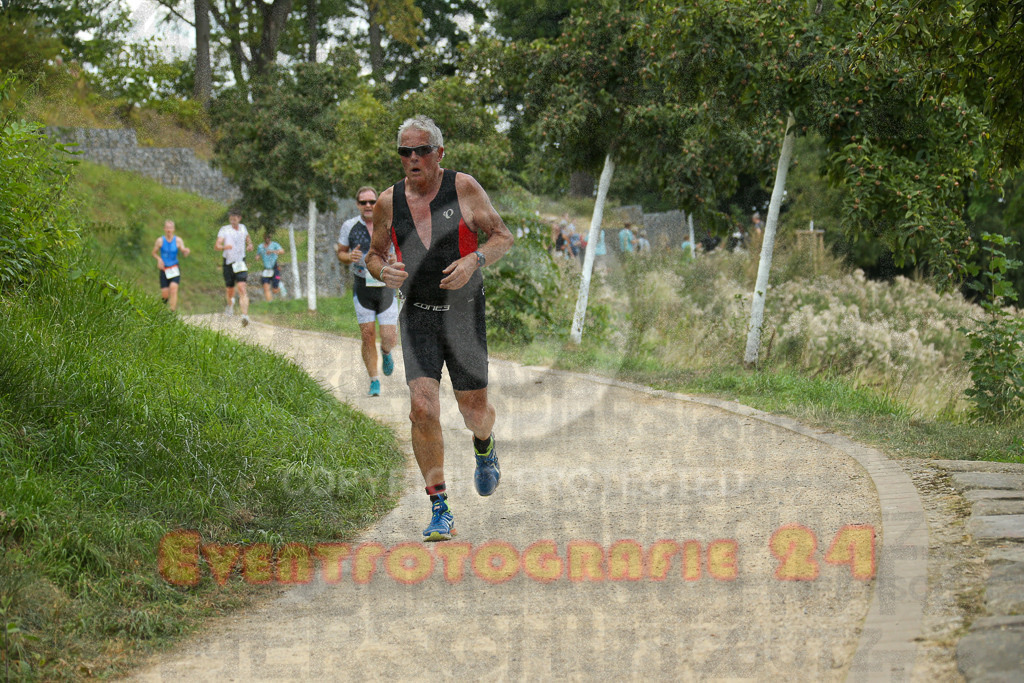 250824_1350_EX1_3905 | Sportfotografie im Rhein-Sieg Kreis, Köln, Bonn, NRW, Rheinland Pfalz, Hessen, etc. Unser Tätigkeitsfeld umfasst den Laufsport vom Volkslauf über den Marathon, Duathlon, Triathon bis zum Ultralauf wie Kölnpfad Ultra oder Schindertrail.