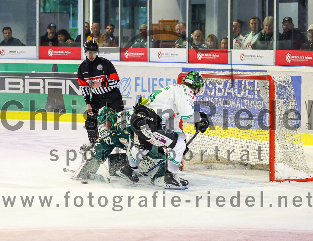 2025-09-21_064_TSV_Erding_gegen_Hoechstadter_Alligators | Erding, Deutschland, 21.09.2025:Eishockey, Oberliga Süd 2025 / 2026, 2. Spieltag, TSV Erding gegen Höchstadter Alligators, Endergebnis: 3:4Foto: Christian Riedel / fotografie-riedel.net