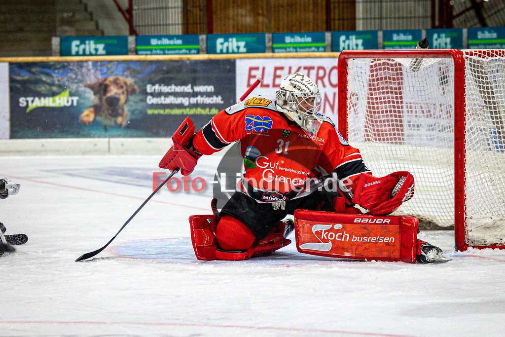 TSV Peißenberg MINERS gegen EA Schongau | Eishockey Bayernliga Herren Vorrunde 2024/25, TSV Peißenberg MINERS gegen EA Schongau, 20241031,Korbinian SERTL (MINERS Goali 31) in Aktion,2024-10-31 in Peißenberg (Eisstadion Peißenberg)Korbinian SERTL (MINERS Goali 31)Copyright: WolfgangxLindner foto-lindner.de