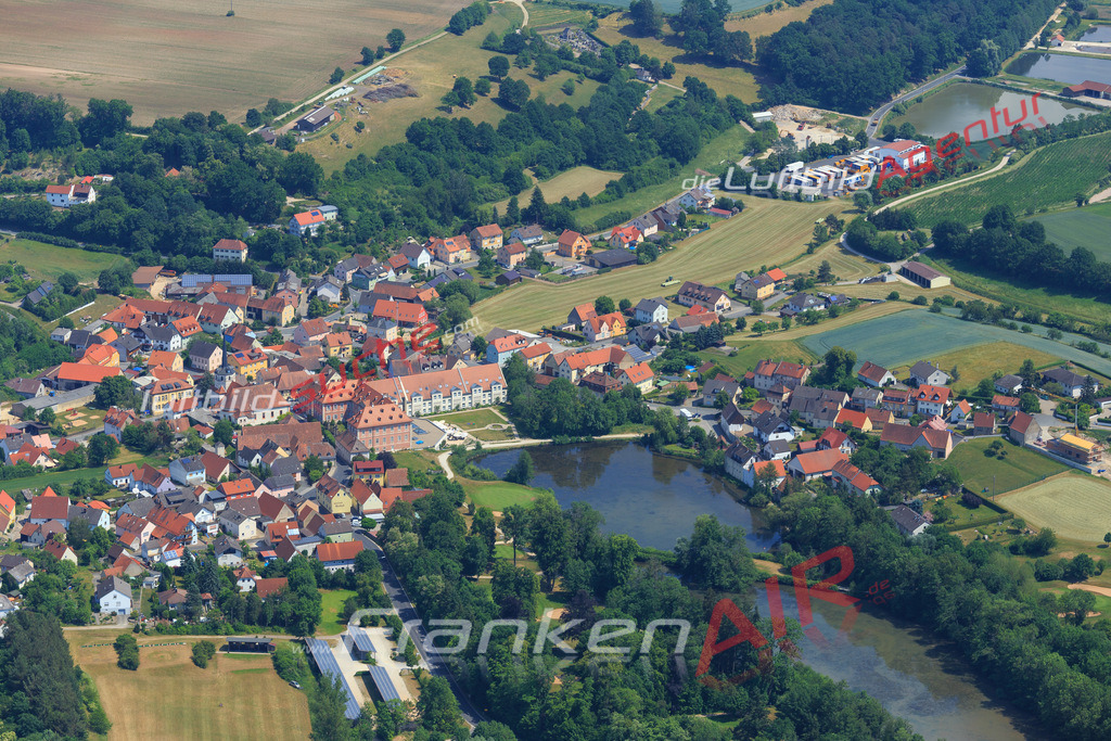 Luftbild von Reichmannsdorf Schluesselfeld - Luftaufnahme wurde 2015 von https://frankenair.de mittels Flugzeug (keine Drohne) erstellt - die Geschenkidee