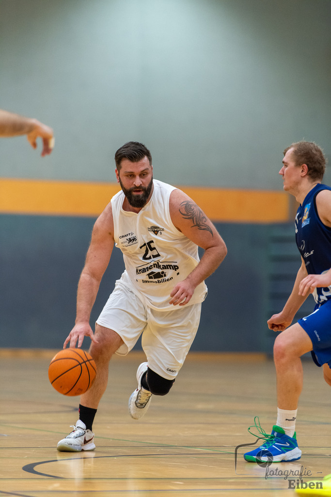 Wattworms Edewecht-Lions Ofenerdiek | Wattworms Edewecht (weiß)-Lions Ofenerdiek (blau) am 22.02.2026 in Edewecht (Heinz-zur-Jührden-Halle); Photo: Philip Eiben 2025 - Realisiert mit Pictrs.com