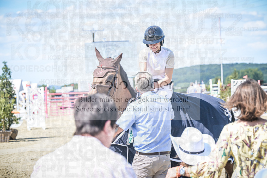 DOS_0172 | Entdecke hochwertige Reitturnierfotos von Foto Oger. Professionell, emotional und authentisch – jetzt Lieblingsmomente im Shop bestellen.Deutschlandweite Turnierfotografie. - Realisiert mit Pictrs.com