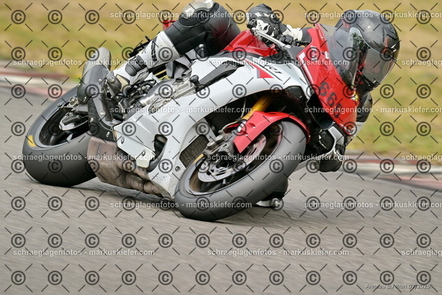 25bt05-1039 | markuskiefer.com - Realisiert mit Pictrs.com