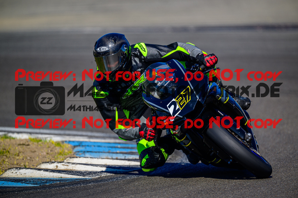 MaZZes_Fotomatrix_20250407_6007705_5006 | WEISS