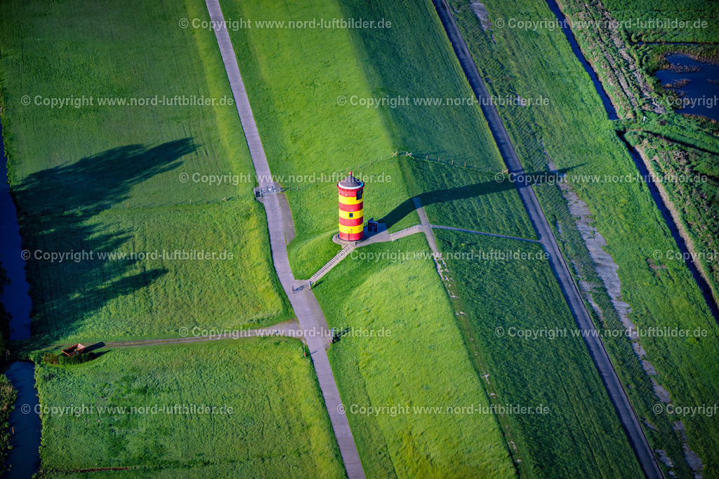 Pilsumer_Leuchtturm_ELS_4762190523 | KRUMMHöRN 19.05.2023 Leuchtturm als historisches Seefahrtzeichen " Pilsum Leuchtturm " in Krummhörn im Bundesland Niedersachsen, Deutschland. Weiterführende Informationen bei: Ostfriesland Tourismus GmbH. // Lighthouse as the historical nautical sign " Pilsum lighthouse " in Krummhorn in the state Lower Saxony, Germany. Further information at: Ostfriesland Tourismus GmbH. Foto: Martin Elsen