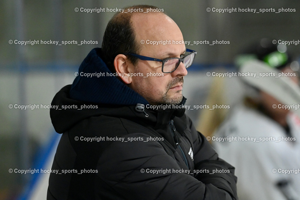 ESC Sparkasse Steindorf vs. LE Kings | Headcoach LE Kings Pollross Michael, ESC Sparkasse Steindorf vs. LE Kings, ESC Sparkasse Steindorf vs. LE Kings am 01.11.2025 in Steindorf (Ossiachersee Halle), Austria, (Photo by Bernd Stefan)