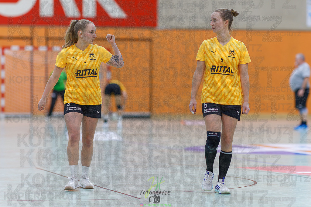 Frauen Oberliga Mitte (HHV); HSG Kleenheim/Langgöns II - HSG Eibelshausen/Ewersbach | Frauen Oberliga Mitte (HHV); HSG Kleenheim/Langgöns II - HSG Eibelshausen/Ewersbach am 01.11.2025 in Oberkleen (Weidig-Halle)Photo © 2025 - Jörg Heinrich - Realisiert mit Pictrs.com