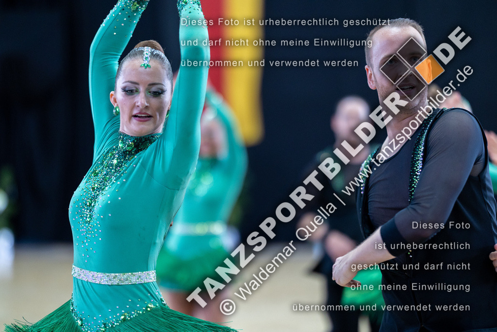 20230423-00876 | Hier finden Sie Tanz Bilder vom Latein und Standard Formationen tanzen. Sportbilder vom Tanzsport. Schöne Fotos und von Weltmeisterschaft, Europameisterschaft, Bundesliga, Regionalliga, Oberliga und Landesliga sowie von GOC Stuttgart, DanceComp, WM Bremen