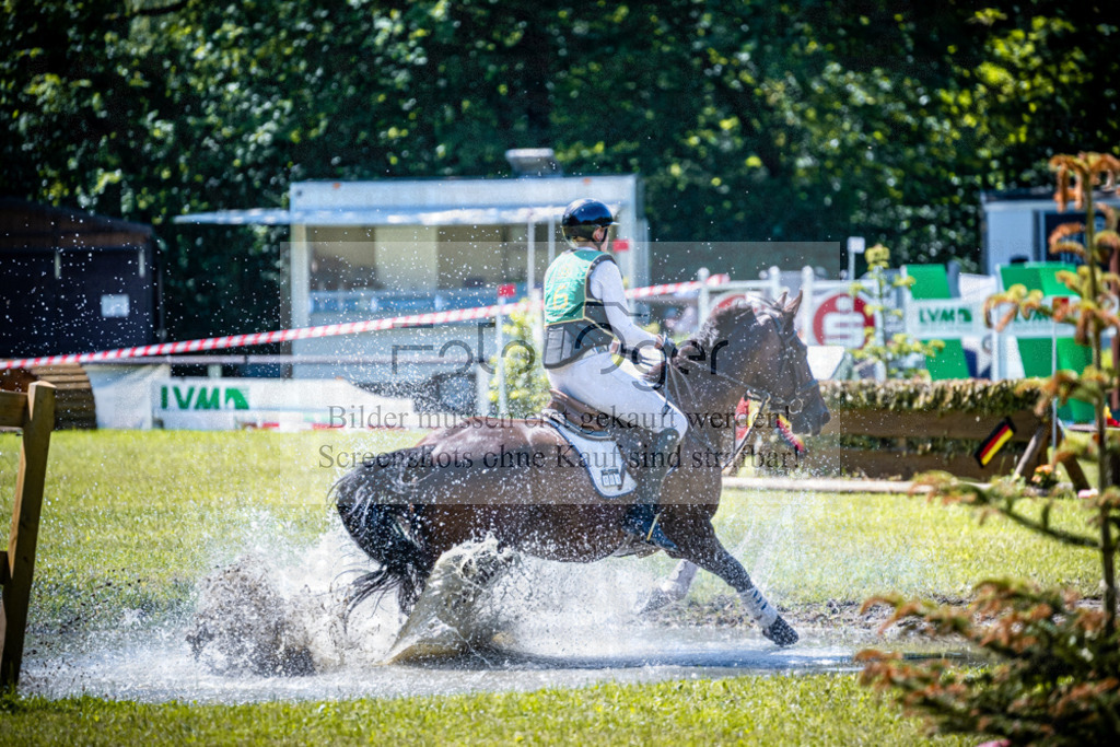 Vielseitigkeitsturnier Melle Oldendorf | Entdecke hochwertige Reitturnierfotos von Foto Oger. Professionell, emotional und authentisch – jetzt Lieblingsmomente im Shop bestellen.Deutschlandweite Turnierfotografie. - Realisiert mit Pictrs.com