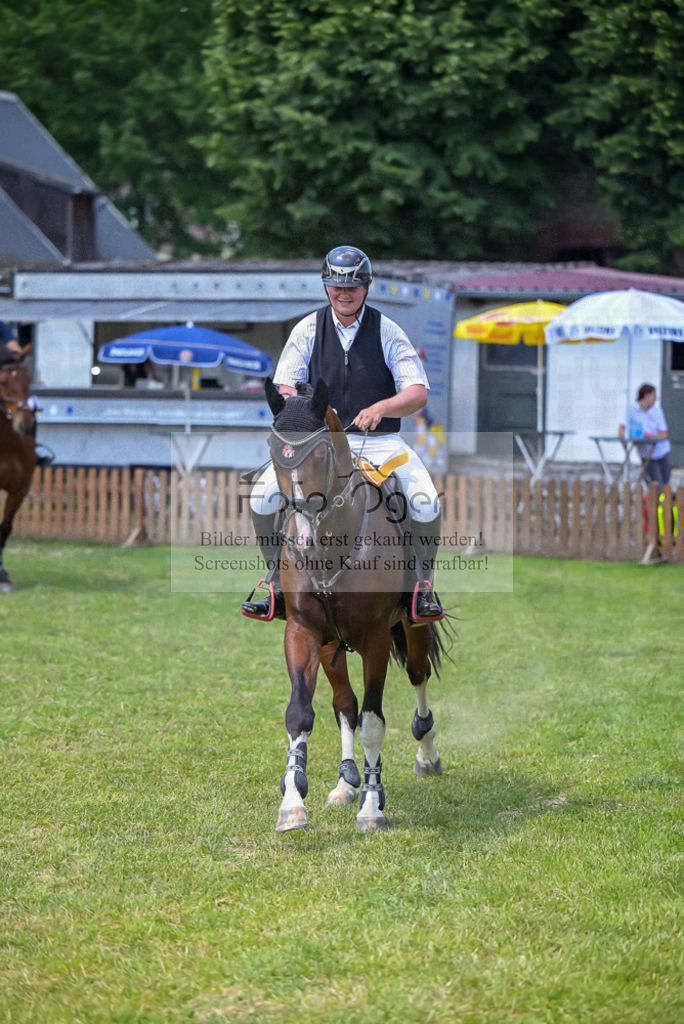 Reitturnier Voxtrup | Entdecke hochwertige Reitturnierfotos von Foto Oger. Professionell, emotional und authentisch – jetzt Lieblingsmomente im Shop bestellen.Deutschlandweite Turnierfotografie. - Realisiert mit Pictrs.com