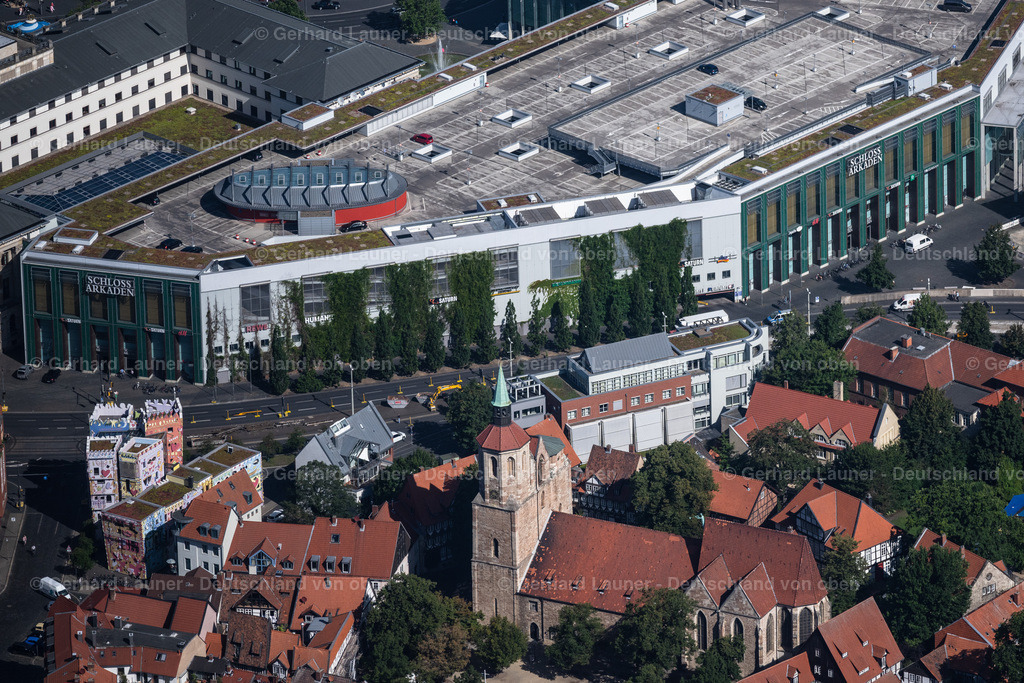 4035219 | BRAUNSCHWEIG 31.07.2020 Kirchengebäude der Sankt Magni Kirche im Magniviertel in Braunschweig im Bundesland Niedersachsen, Deutschland. Weiterführende Informationen bei: Magniviertel. // Church building Sankt Magni Kirche in Magniviertel in Brunswick in the state Lower Saxony, Germany. Further information at: Magniviertel. Foto: Gerhard Launer