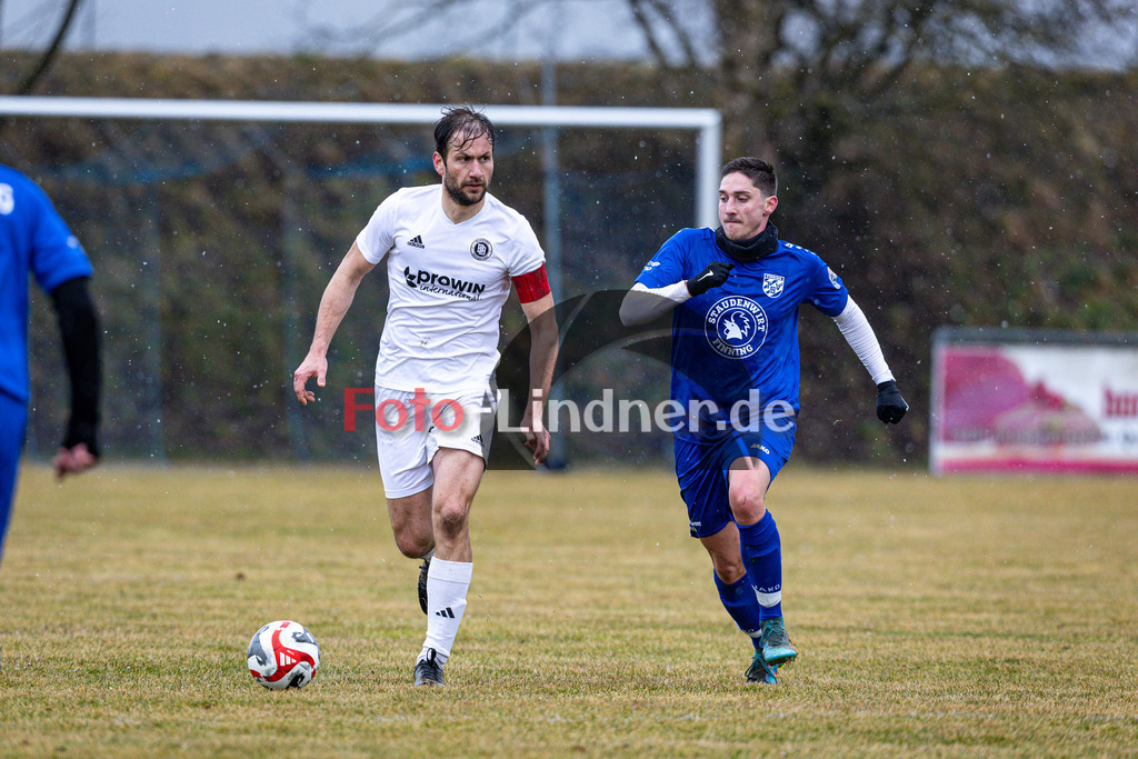 TSV Burggen/Bernbeuren gegen TSV Finning | Fußball Kreisklasse Herren Oberbayern Zugspitze Gruppe 4 2025/26, TSV Burggen/Bernbeuren gegen TSV Finning, 20250316,Zweikanpf,2025-03-16 in Burggen (WMH-Arena Burggen), Dennis GREIS (TSV Finning #9), Martin SCHMÖLZ (TSV Burggen/Bernheuren #15)Copyright: WolfgangxLindner www.foto-lindner.de