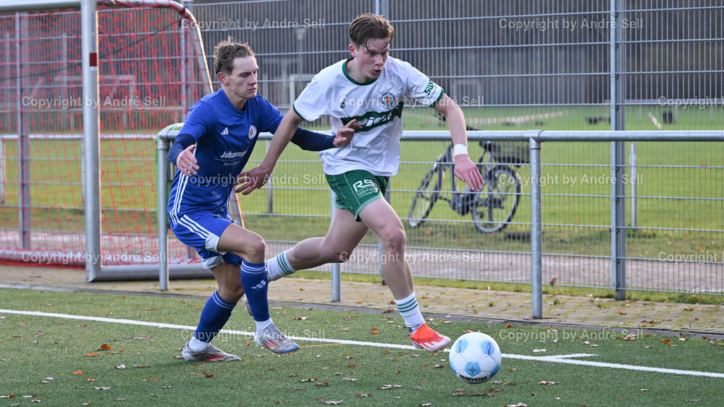 PSV Neumünster vs Oldenburger SV | Lucas Schulze (PSV #27) / Heinrich Lunau (Oldenburg #6)Fußball-Oberliga Männer 2024/2025 / PSV Neumünster vs Oldenburger SV / Kunstrasenplatz Städtisches Stadion / Neumünster / 23.11.24 - Realisiert mit Pictrs.com