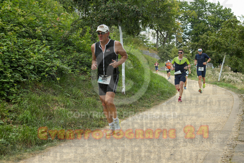 250824_1349_EX1_3874 | Sportfotografie im Rhein-Sieg Kreis, Köln, Bonn, NRW, Rheinland Pfalz, Hessen, etc. Unser Tätigkeitsfeld umfasst den Laufsport vom Volkslauf über den Marathon, Duathlon, Triathon bis zum Ultralauf wie Kölnpfad Ultra oder Schindertrail.