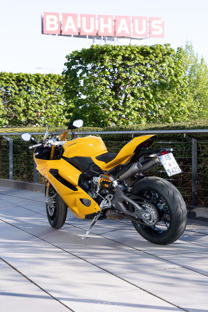 Ducati Panigake V2S | Entdecken Sie die faszinierende Welt von Alexander Tschuncky Arts: Kreative Fotografie, atemberaubende Automobilkunst und hochwertiger Bilderdruck. Lassen Sie sich inspirieren! - Realisiert mit Pictrs.com