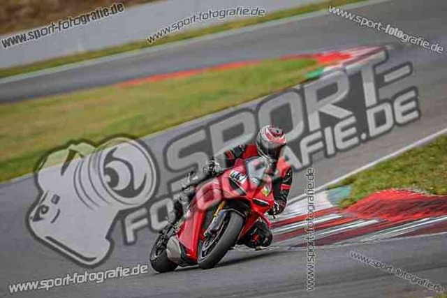 pubi1148 | Professionelle Fotos von Sportveranstaltungen, aber auch Hochzeiten und anderen Events. - Realisiert mit Pictrs.com