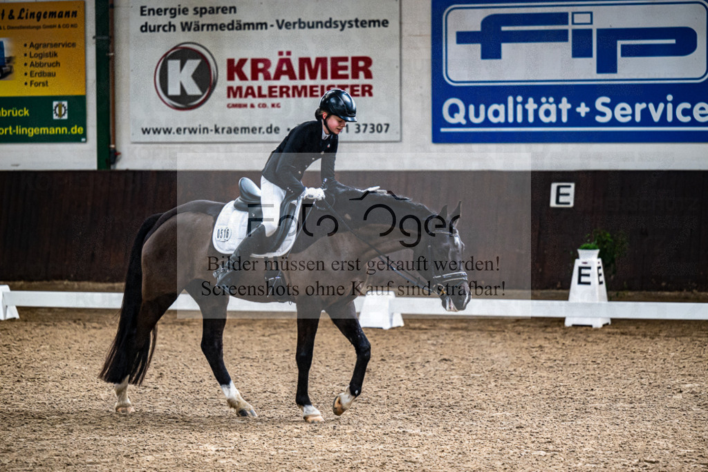 20240310-DOS_9598 | Entdecke hochwertige Reitturnierfotos von Foto Oger. Professionell, emotional und authentisch – jetzt Lieblingsmomente im Shop bestellen.Deutschlandweite Turnierfotografie. - Realisiert mit Pictrs.com