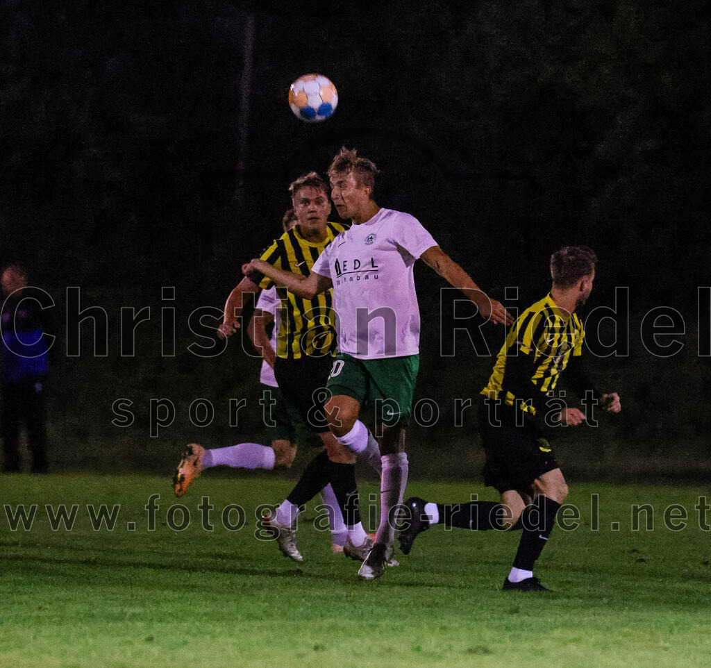 2023-09-15_026_FC_Moosinning_gegen_SV_Waldperlach | Moosinning, Deutschland, 15.09.2023:
Fußball, Bezirksliga Oberbayern Ost 2023 / 2024, 9. Spieltag, FC Moosinning gegen SV Waldperlach, Endergebnis: 0:1

Lukas Mühlbauer (SV Waldperlach, #20)

Foto: Christian Riedel / fotografie-riedel.net