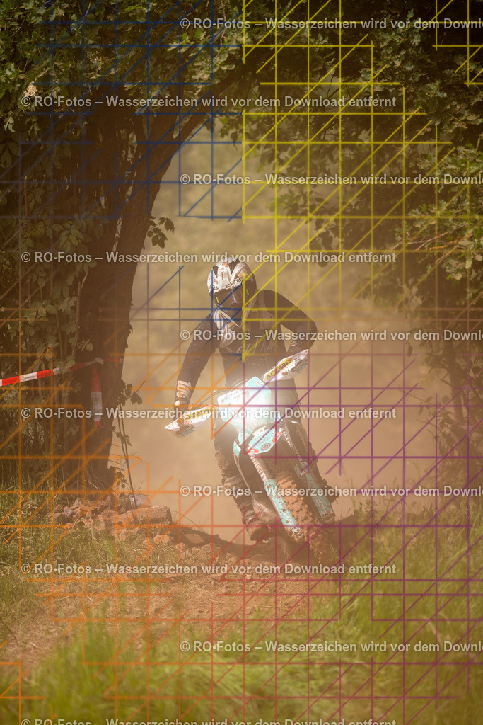 Wolfshausen 3 Lauf -340 | Sportfotografie von RO-Fotos: Motorsport, Motocross, Enduro, Laufveranstaltungen und Triathlon. Professionelle Fotos von Sportlern und Events. - Realisiert mit Pictrs.com